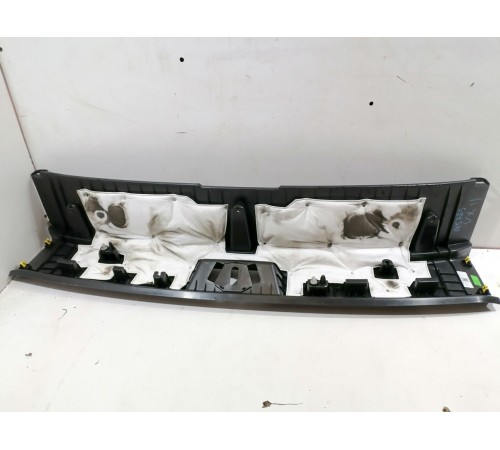 Обшивка панели багажника