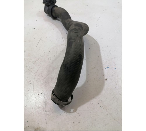 Патрубок системы охлаждения