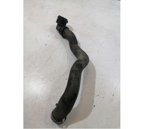 Патрубок системы охлаждения