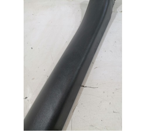 Обшивка двери багажника правая