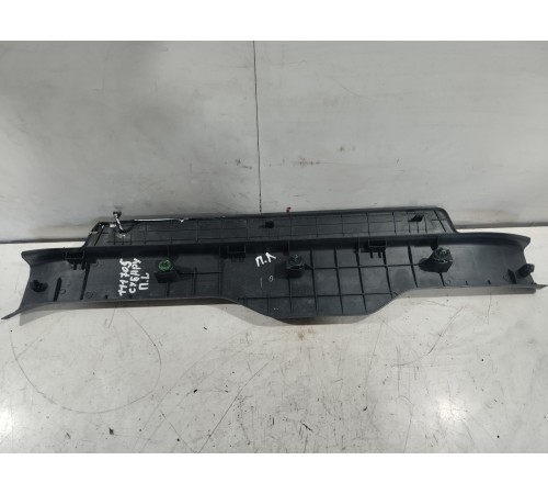 Накладка порога (передняя левая)