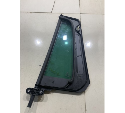 Форточка двери(задняя правая)