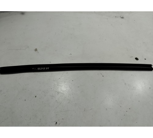 Уплотнитель стекла (передний левый внутренний)