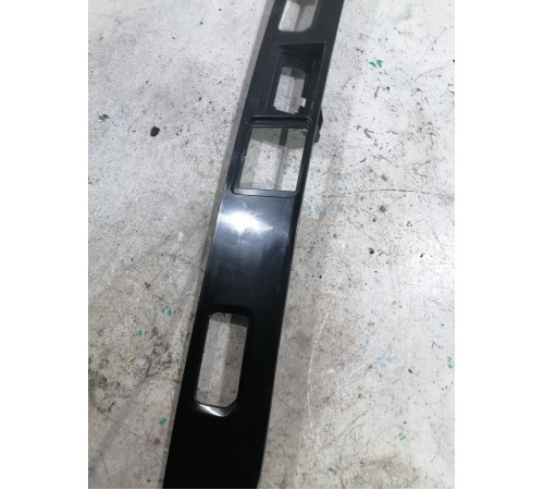 Накладка двери крышки багажника под подсветку номера