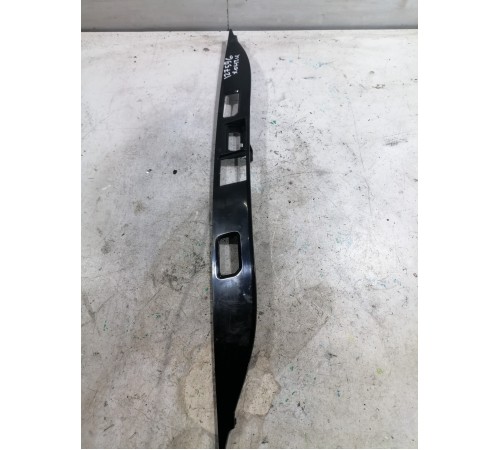 Накладка двери крышки багажника под подсветку номера