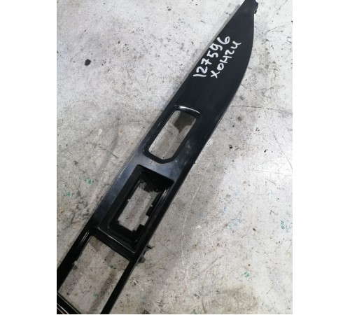 Накладка двери крышки багажника под подсветку номера