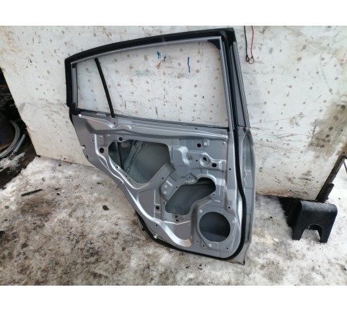 Дверь задняя левая