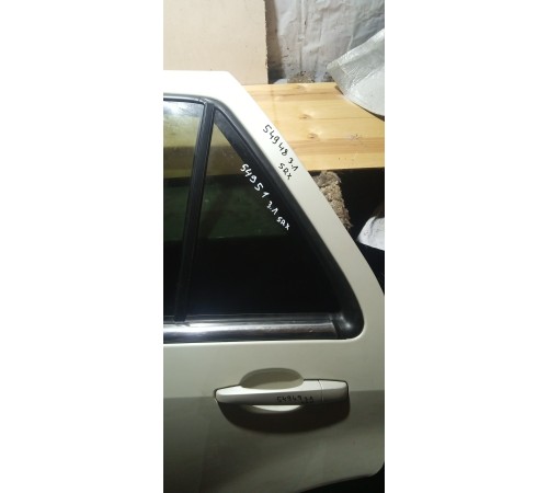 Стекло двери заднее левое форточка