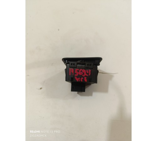 Кнопки регулировки задних сидений