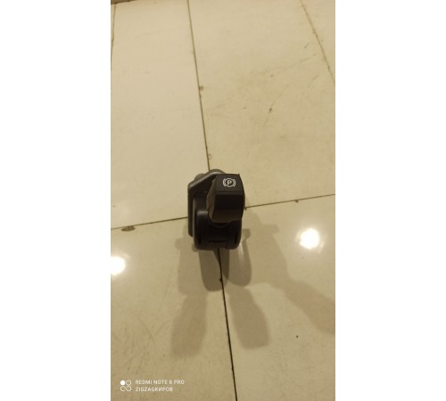 Кран ручного тормоза (подвод трубок угловой)