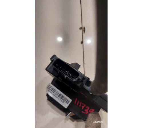 Замок двери (передний правый)