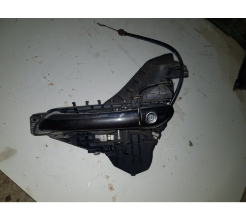 Ручка двери внешняя перед. лев.