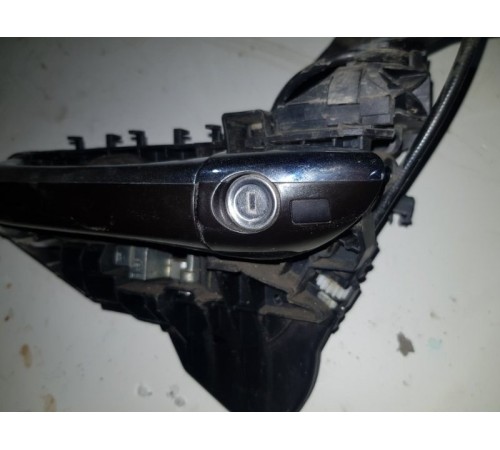 Ручка двери внешняя перед. лев.