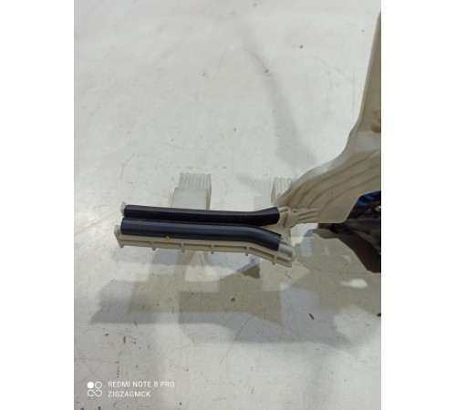 Замок двери (передний левый)