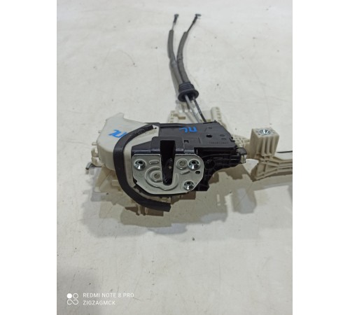 Замок двери (передний левый)