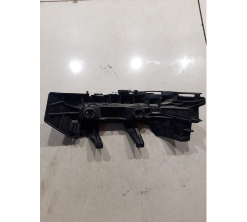 Кронштейн заднего бампера (левый)