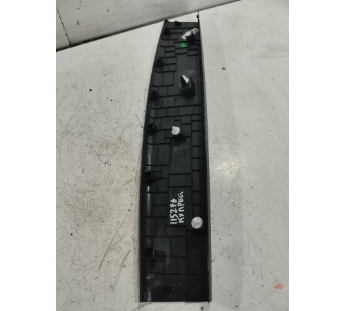 Обшивка крышки багажника центральная