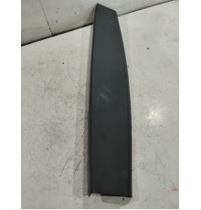 Обшивка крышки багажника центральная