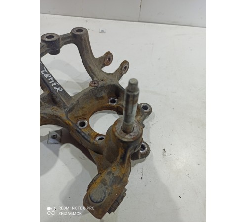 Кулак задний правый