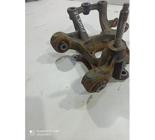 Кулак задний правый