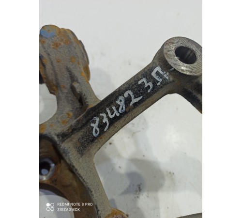 Кулак задний правый