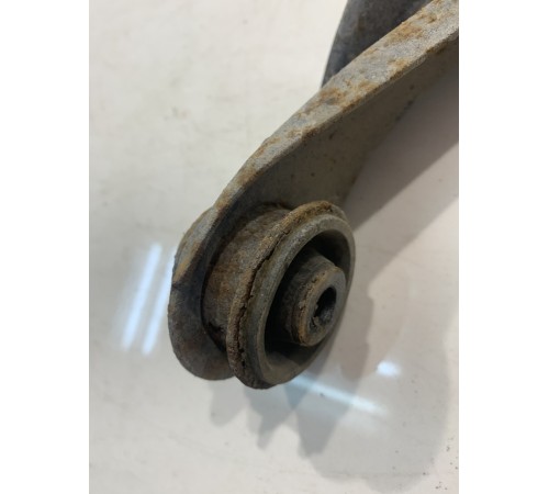 Рычаг подвески (передний, правый, верхний)