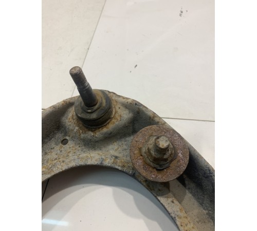 Рычаг подвески (передний, правый, верхний)