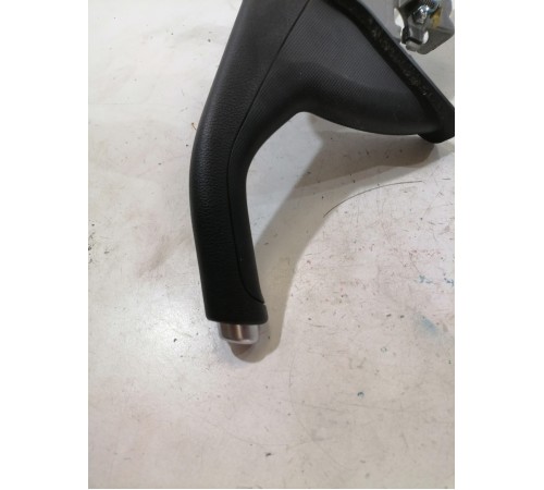 Рычаг стояночного тормоза, ручника