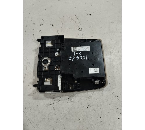 Плафон внутреннего освещения салона