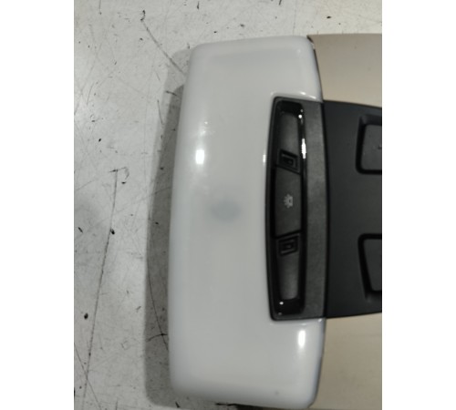 Плафон внутреннего освещения салона