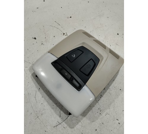 Плафон внутреннего освещения салона