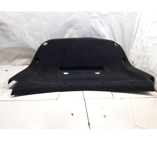 Обшивка крышки багажника