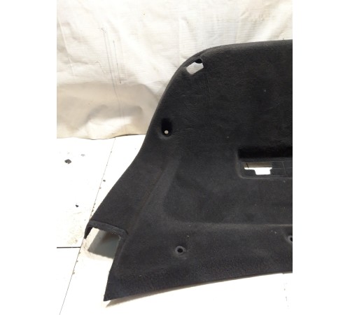 Обшивка крышки багажника