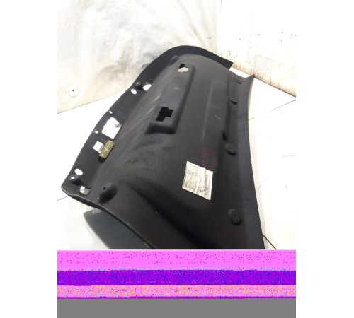 Обшивка крышки багажника