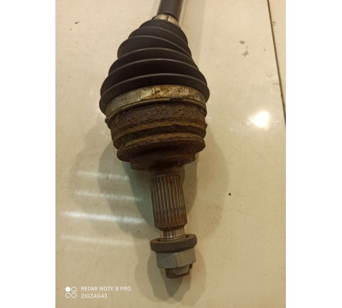 Полуось (привод) (передний, правый)