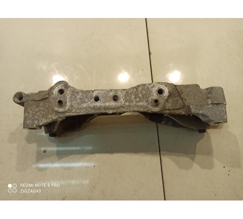 Кронштейн двигателя