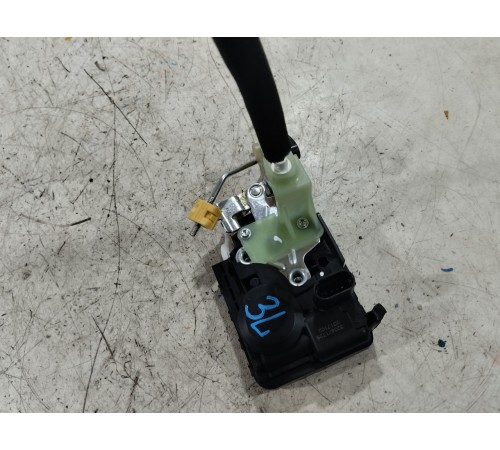 Замок двери задний левый