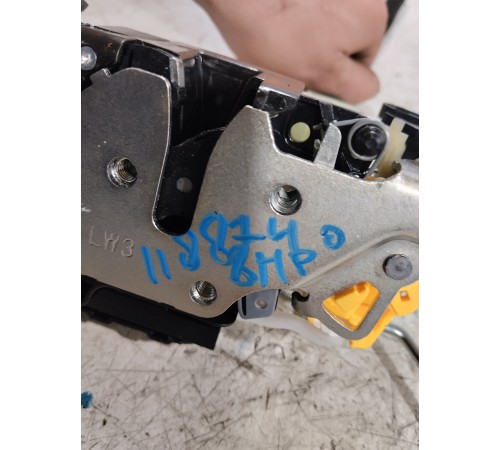 Замок двери задний левый