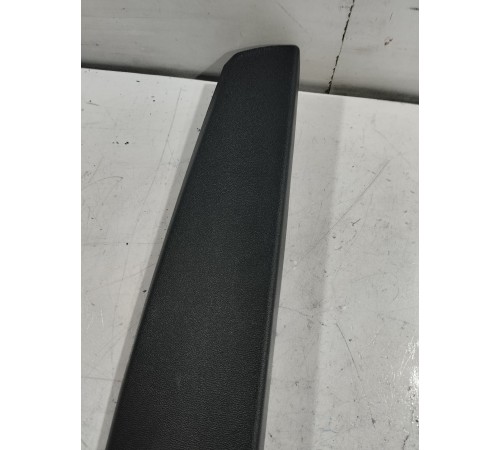 Накладка обшивка крышки багажника