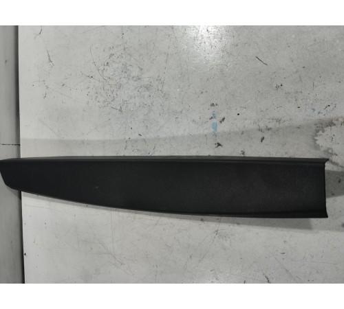 Накладка обшивка крышки багажника