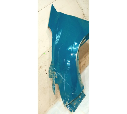 Крыло переднее левое