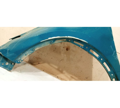 Крыло переднее левое