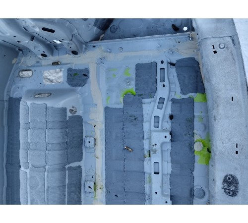 Ниша багажника(запасного колеса)