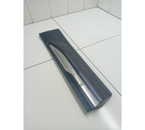 Накладка двери нижняя задняя левая