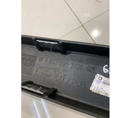 Обшивка центральной стойки (левая)