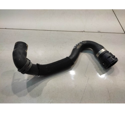 Патрубок системы охлаждения