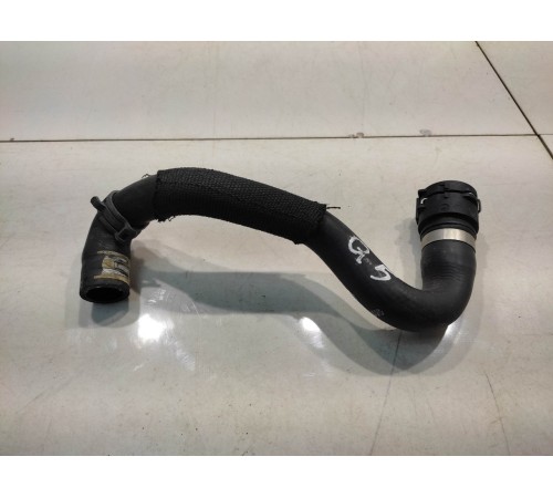 Патрубок системы охлаждения