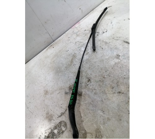 костыль стеклоочистителя правый 