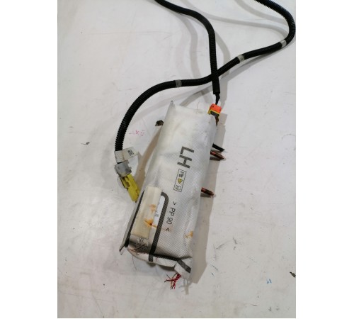 Подушка безопасности боковая в сиденье второго ряда