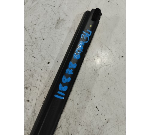 Уплотнитель стекла задний левый внутренний